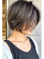 トルネード(TORNADO) 外国人風海外セレブ前下がりショートボブ n7.4.5