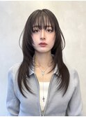 ハイレイヤーハッシュカットグレージュカラー