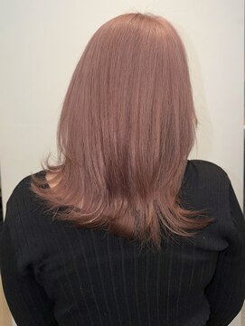 ピンクベージュ