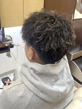 マキシム ナカイ(MAXIM NAKAI) ツイストパーマ/メッシュ/フェード