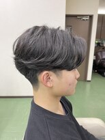 ゼロ(Zero) フェザーショートパーマツーブロック刈り上げ