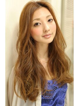 ナチュラ(natura) フェミニンなマーメイドウエーブ