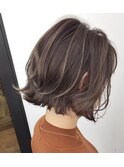 外国人風ボブ ハイライトバレイヤージュ グレージュ　白髪ぼかし