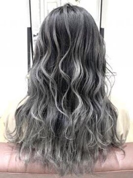 クアトログランシュ ひたちなか店(QUATRO×GranCieux) シルバーグレージュ×バレイヤージュ