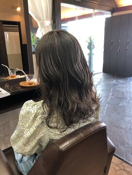 ナトゥーラ 岐阜(Natura) グレージュ