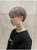 ハイトーングレージュ×耳掛けショート