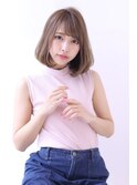 透明感のあるシアーベージュ