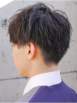 アルファ 新宿(alpha) フェザーパーマ/ブルーブラック/刈り上げセンターパート[新宿]