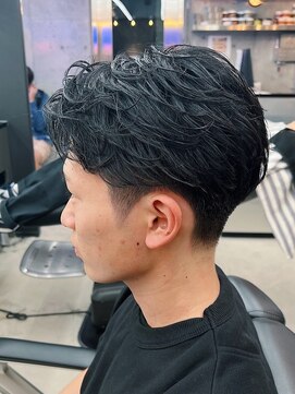 グナスティバイダムディー トウキョウ(GNASTY by DAMDEE TOKYO) ツーブロックマッシュ/波巻き/ハイライト/束感[大宮/理容室]