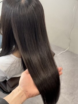 コア 梅田(Core) 髪質改善 縮毛矯正 韓国ヘア 艶髪