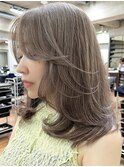 ミディアムヘアグレージュカラーデザインカラーシルキーベージュ