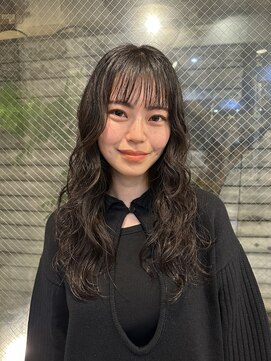 ガーランド (Garland) ロングウェーブパーマ／韓国風前髪/表参道