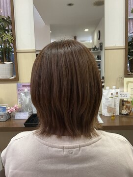 コアフィールフィス(COIFFURE fils) 新規お得クーポンあり【見附　今町】ベージュ外ハネスタイル