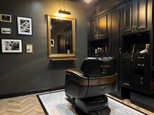 リットバーバーラウンジ(Lit. Barber Lounge)