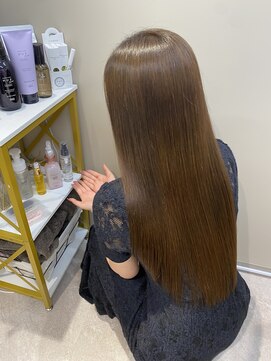 シュヴーブリヤン(cheveux brillants) 【手元までも美しく】視線が留まる艶とシルエット