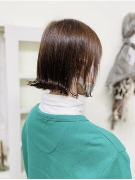 ティーズヘアイナガキイヴピアジェ 外ハネ_キュート_ボブ