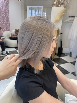 髪屋 紬 シルバーグレー×ケアブリーチ