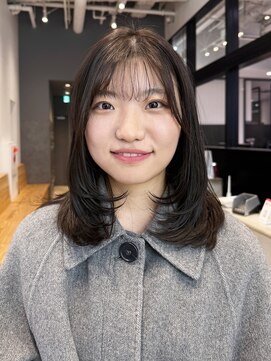 アルバム 銀座(ALBUM GINZA) 暗めカラー前髪カットおくれ毛顔周りレイヤーロング_F40566