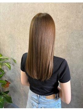 dellne hair【デルネヘアー】 ツヤ×ベージュ