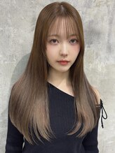 クセをのばしたいなら人気の性ストレート！縮毛正、シルキーストレートと種類も豊富！