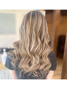 モアムー(Moremuu) ベージュ系ハイライト