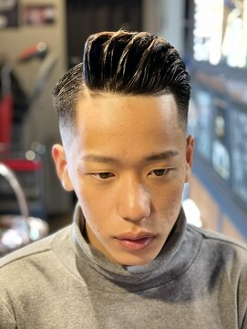 バーバー スタジオ ラフテル(Barber Studio RAFTEL) メッシュフロントパートスタイル