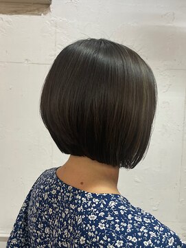 ロジエ(ROSIER) 前下がりボブ