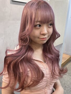 ジーナ(XENA) ピンクカラー　ミディアムヘア　渋谷