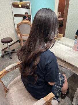 ブランシスヘアー(Bulansis Hair) 王道ロングヘアーでイメチェン