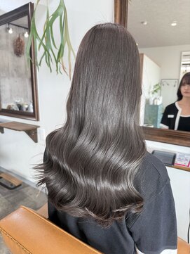 カーキヘアリンク(khaki hair link) ワンカラーでつくる透明感グレー