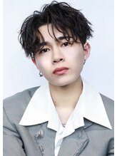 アストラ(ASTRA) シャドウパーマ×センターパート