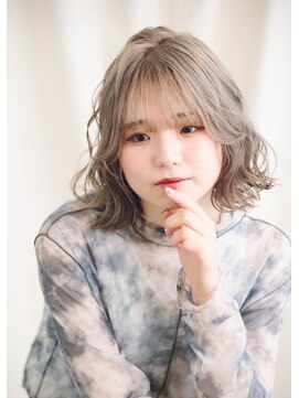 【草加/ヘアークリアー】アッシュミディアムレイヤー