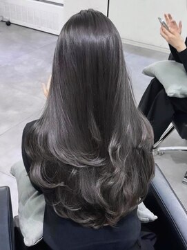 エル バイ アンキシム(elu by AHNKISM) 韓国ワンホンヘア顔まわりカットロングレイヤー