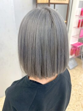 TJ天気予報 3t 日進店 ショートボブ/シルバーグレー/デザインカラー/似合わせ