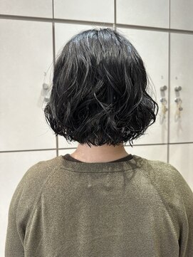 ヴァネッサ(VANESSA) ボブゆるふわニュアンスパーマ鶴見渡辺りん