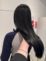 クラス 表参道(CLASSE)&nbsp;ブルーブラック/外で見るとシアーな黒