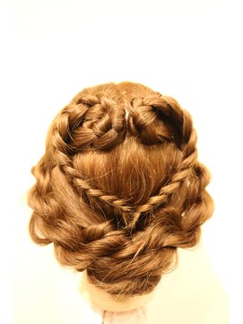 ヘアサロン ササヨシ(hair salon SASAYOSHI) ハートアクセント編み込みヘアアレンジ