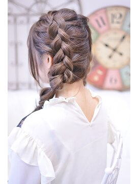 メイズ(MAZE) 【メイズ・東中野】おさげアレンジ