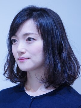 ランブリィ(L'EMBELLIE) 気品溢れる大人のミディアム