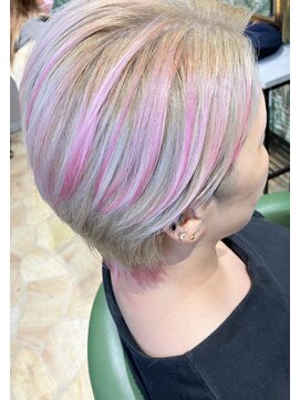 マドゥーズ ヘアショップ(Madoo's hair shop) ピンクハイライト
