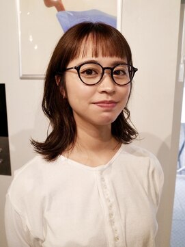 ヨー(Yoh-) 【大人ワイドバング/中里千尋】オン眉バング/レイヤーミディアム