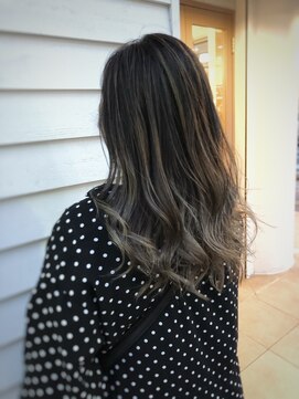 ルッソカナン(Lusso canaan) アッシュカラー/エアリーカール/ゆる巻きパーマ/30代40代50代