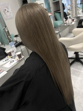 リーホリエ(Lee Horie) 【高木】ブリーチで造るベージュハイトーン◎