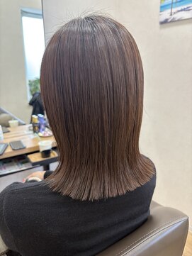 フリック(FLiC) 切りっぱなしカット×縮毛矯正