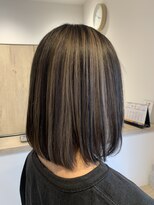 ルルバイアズール 草加店(LULU by azule)&nbsp;アンブレラカラー，ホワイトグレー，ボブ【草加】