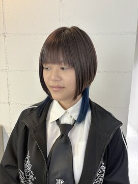 マロウイヴ(mallow eve) 《花屋併設の美容院》デザインカット×インナーブルー