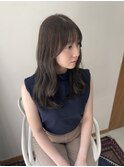 オリーブグレージュ