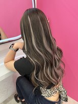 ロサ ファイブヘアー(Rosa..5Hair)&nbsp;暗髪とシルバーの組み合わせ◎エクステハイライト！