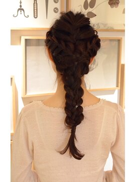 スタジオ エット(studio ett) 大人可愛い三つ編みアレンジ