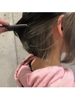 ヘアーアンドメイク ファット(Hair&Make PHAT) インナーカラーパールグレーナチュラルボブ10代20代30代